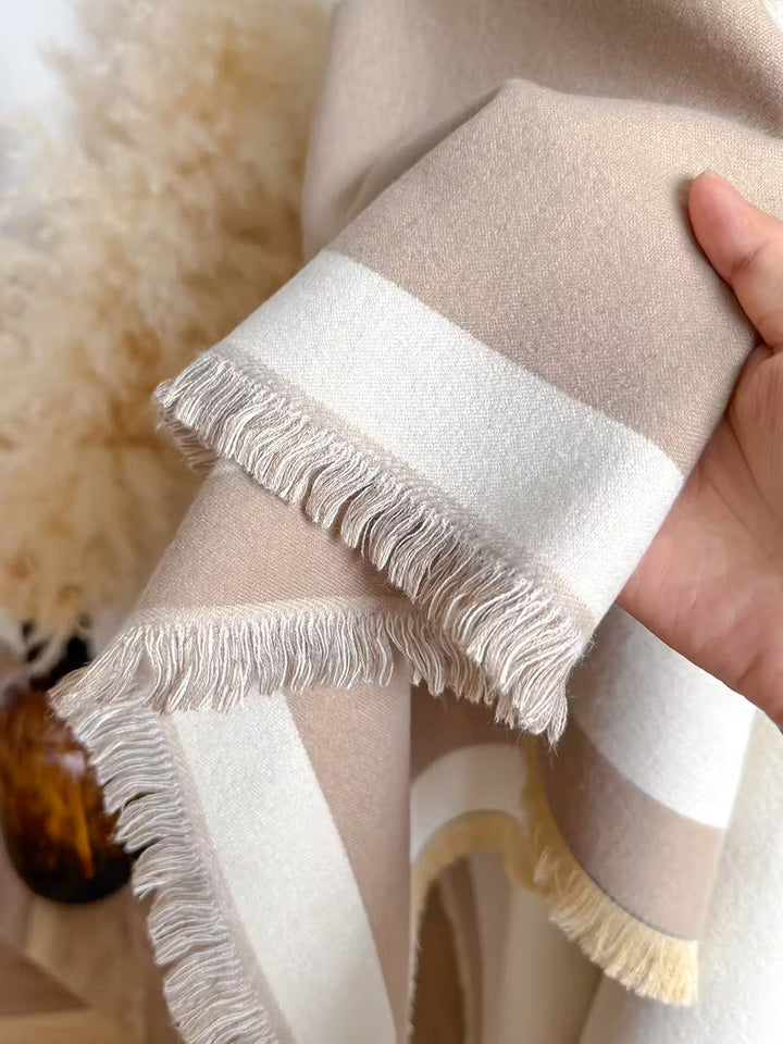 Taisija – Vendbart Stripete Jacquard Sjal i Imitert kashmir