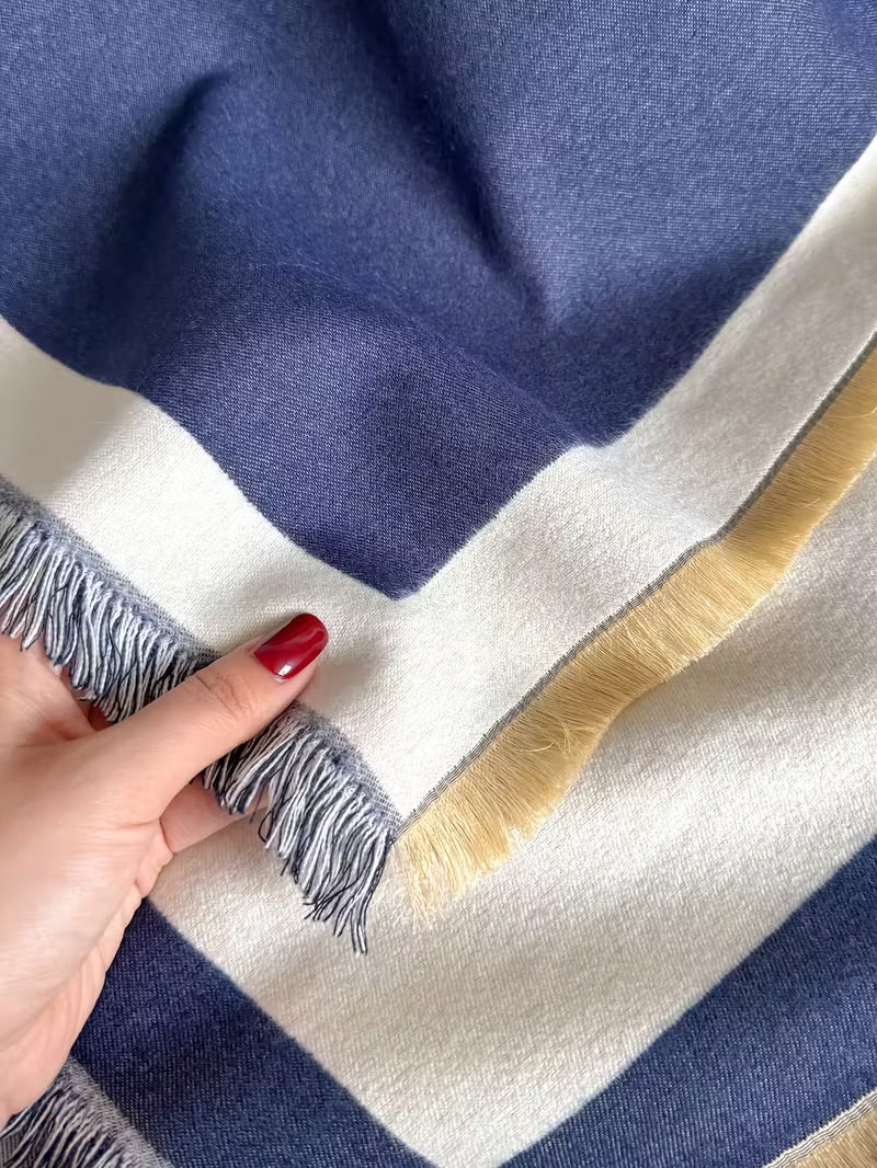 Taisija – Vendbart Stripete Jacquard Sjal i Imitert kashmir