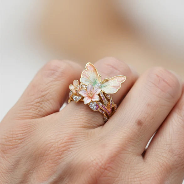 PetalWings – Naturens Glitrende Sommerfuglring med Kubisk Zirkonia