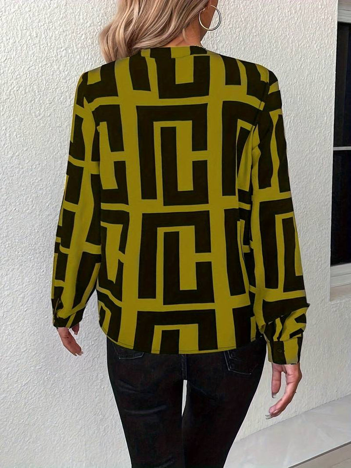 Tzipora – Elegant Langermet Bluse Med Geometrisk Mønster
