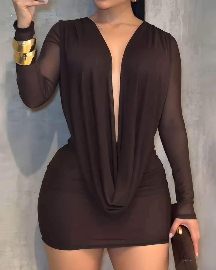 Nixlyn - Minikjole i Mesh med V-Hals og Ryggfri