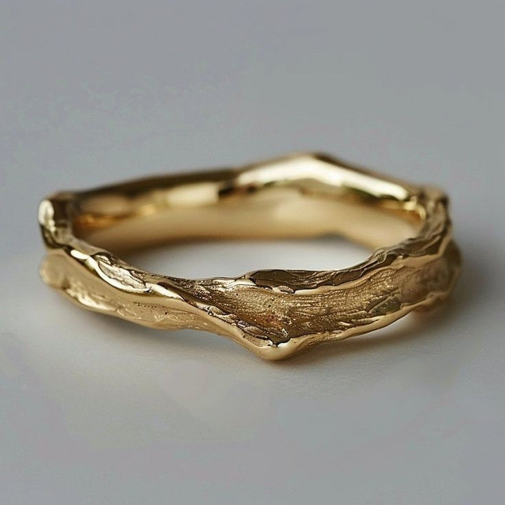 ForgeMuse - Vintage Ring i Smidd Gull