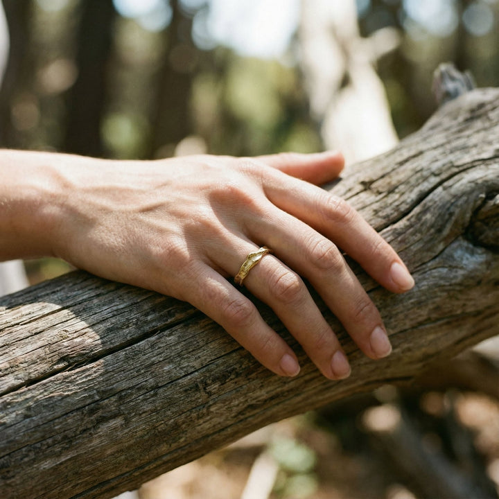 ForgeMuse - Vintage Ring i Smidd Gull