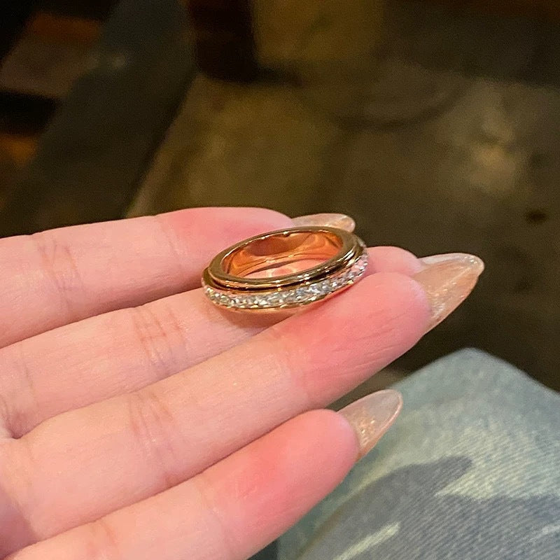 Nubia - Luksuriøs Roterende Spinnerring Laget av Stål