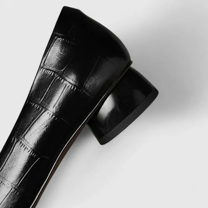 Antia – Elegante Flate Sko Med Firkantet Tå Spenne Og Lav Hæl