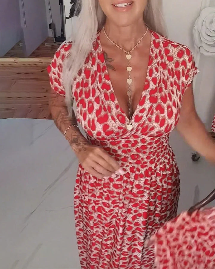 Erendira – Elegant Kjole Med V-Hals Og Leopardmønster