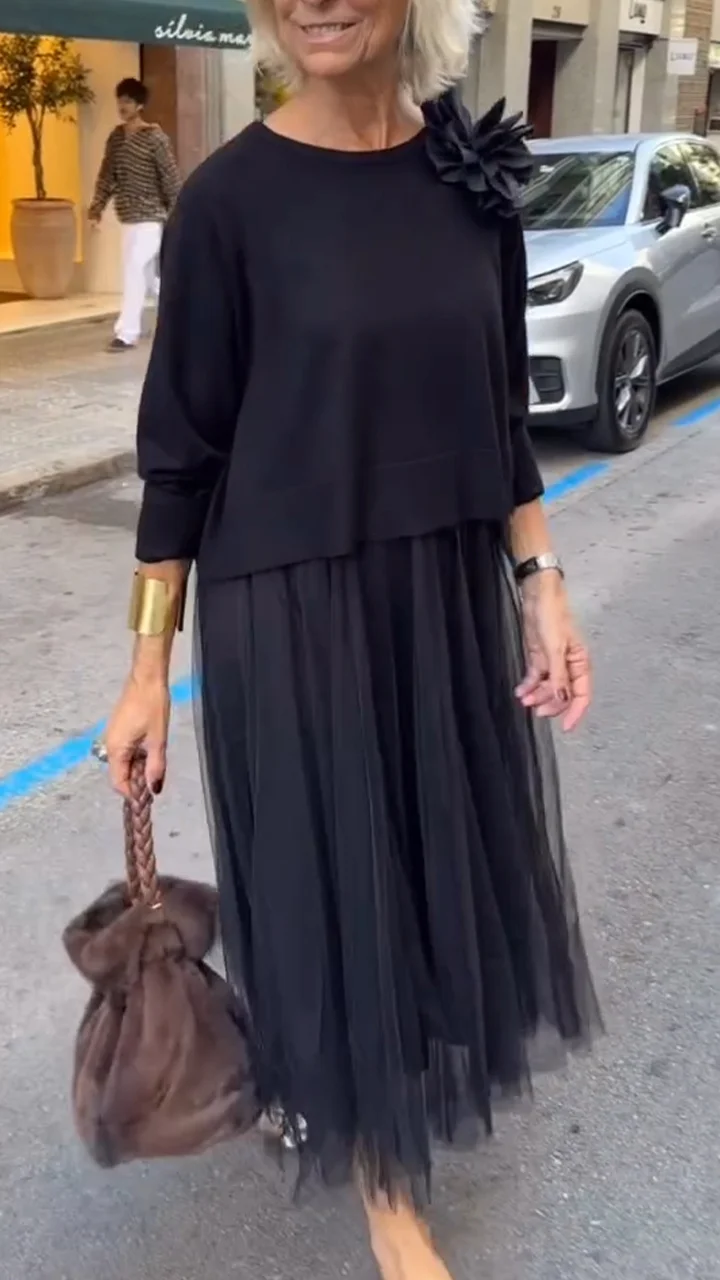 Efrata - Sjarmerende Satengkjole Med Strikket Genser