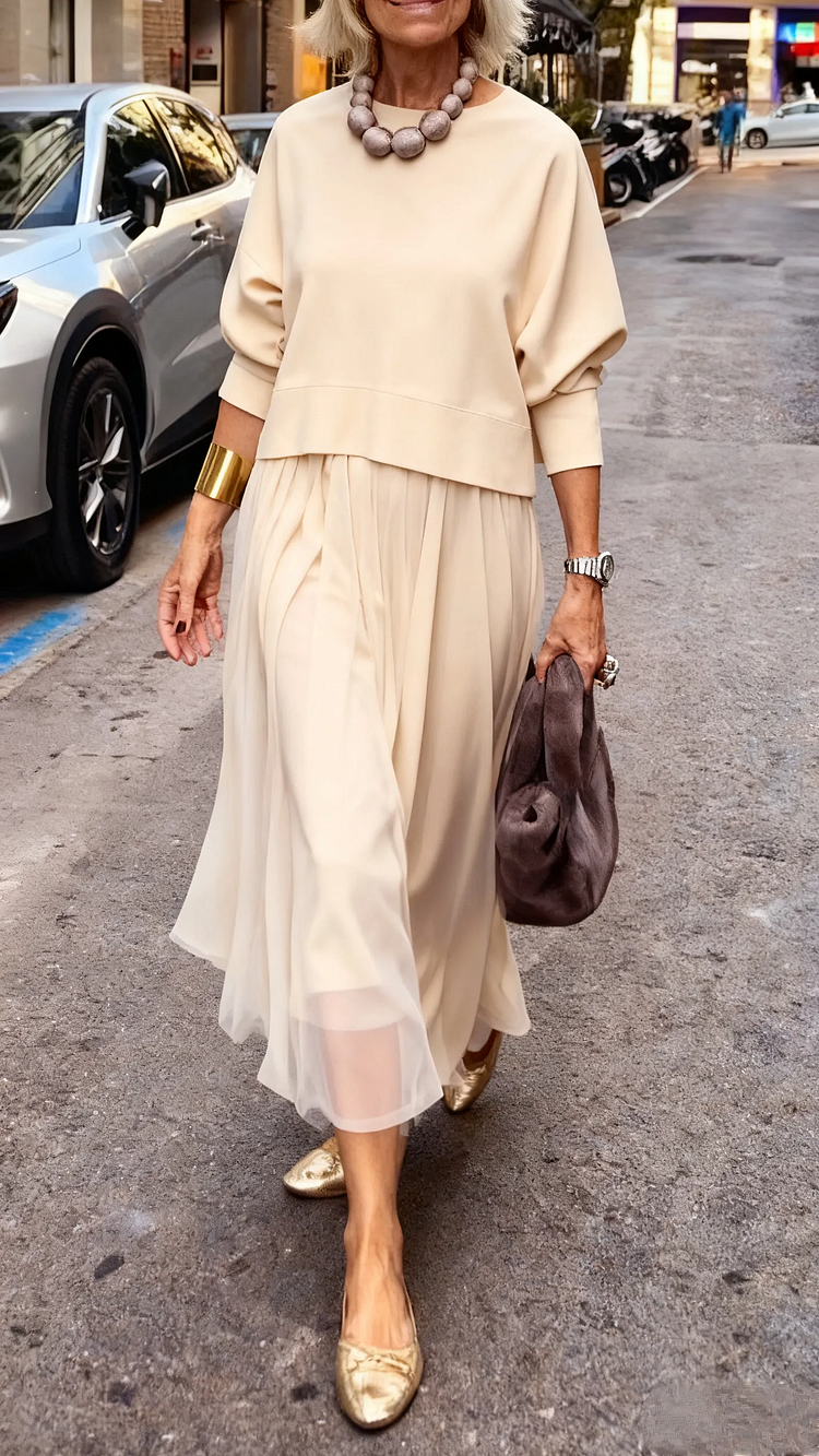 Efrata - Sjarmerende Satengkjole Med Strikket Genser